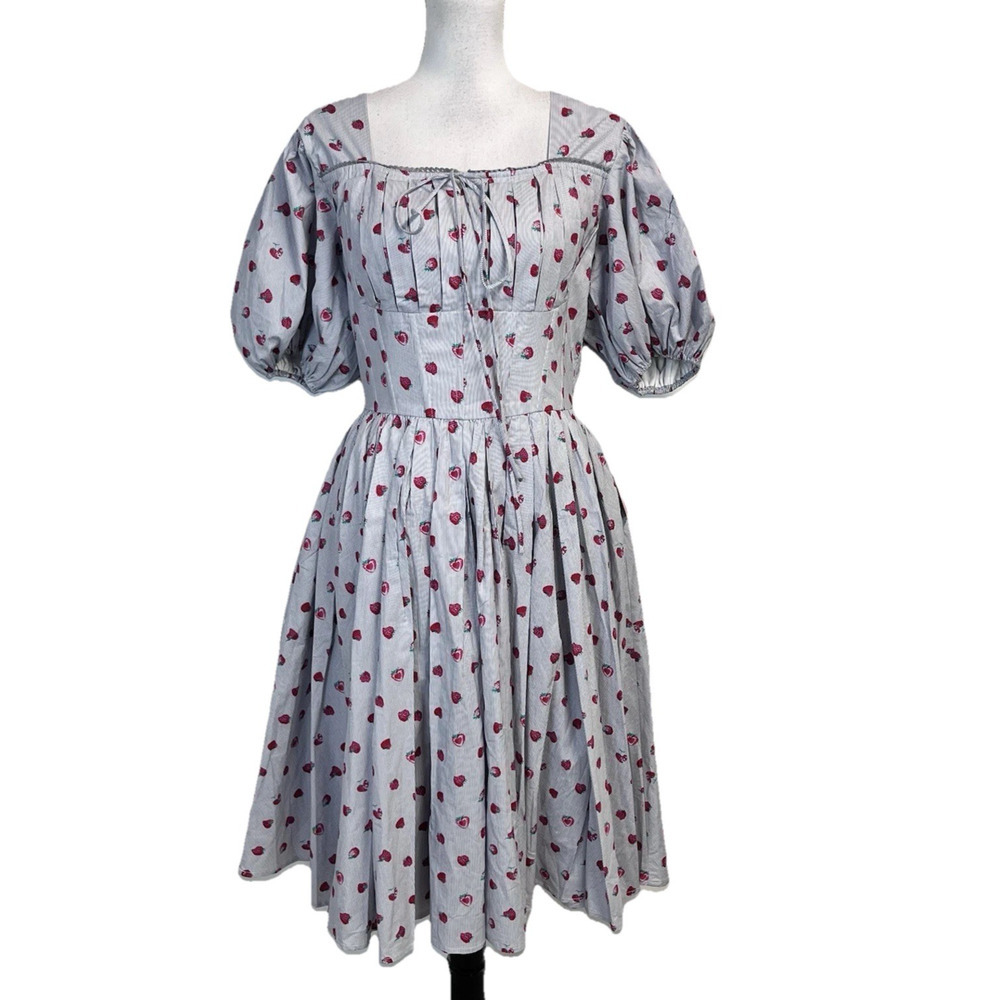 Ivy City Co. Dress size 8 Thea Dress in Strawberry Garden Party Summer Wedding